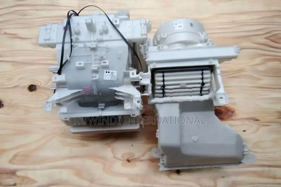 Toyota Vitz KSP90 Cooler Box