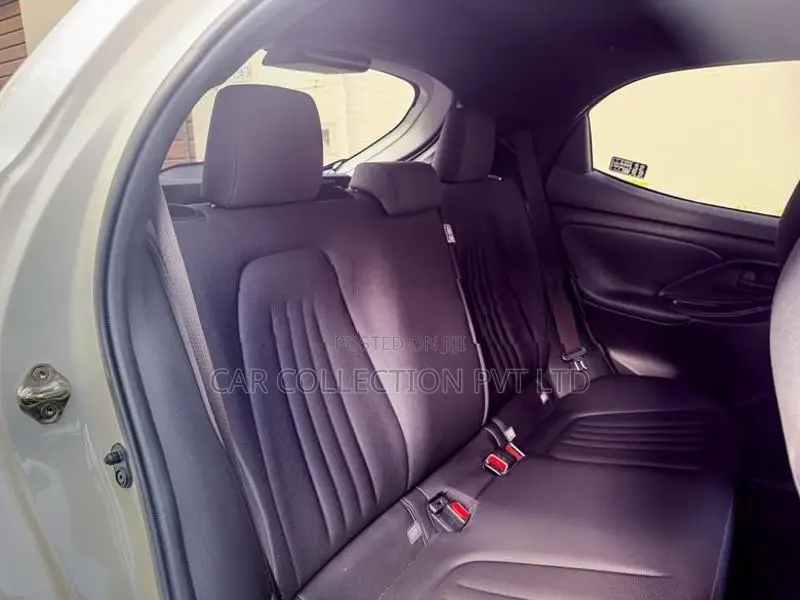 Toyota Yaris X Grade 2024