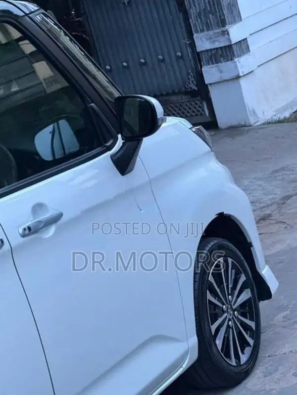 Toyota Roomy Turbo 2026