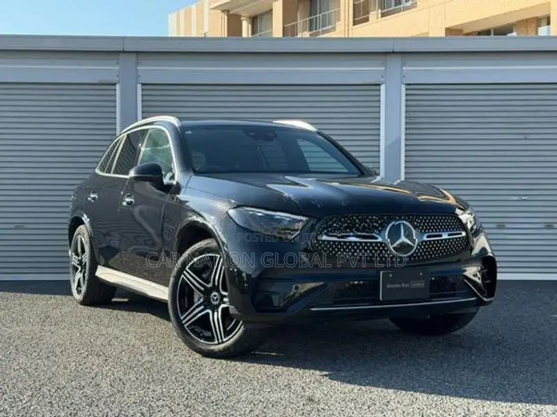 Mercedes Benz GLC 350e 2025