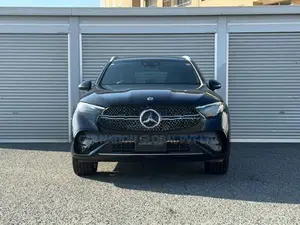 Mercedes Benz GLC 350e 2025