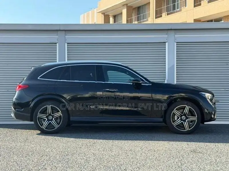 Mercedes Benz GLC 350e 2025