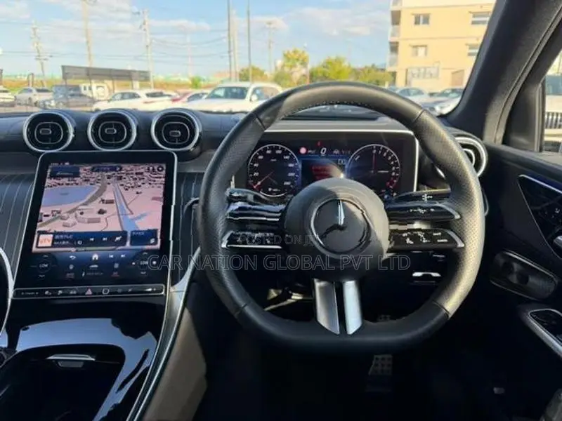Mercedes Benz GLC 350e 2025