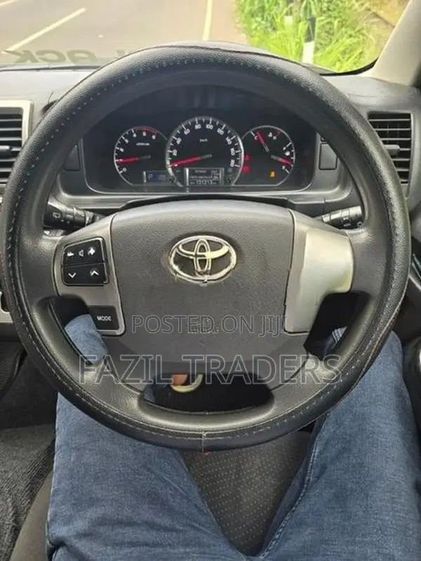 Toyota KDH SUPER GL 201 2015