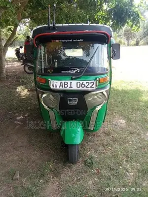 Bajaj RE 2015
