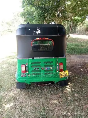 Bajaj RE 2015