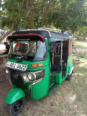 Bajaj RE 2015