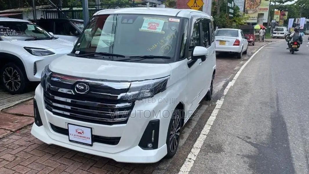 Toyota Roomy Custom G 2024