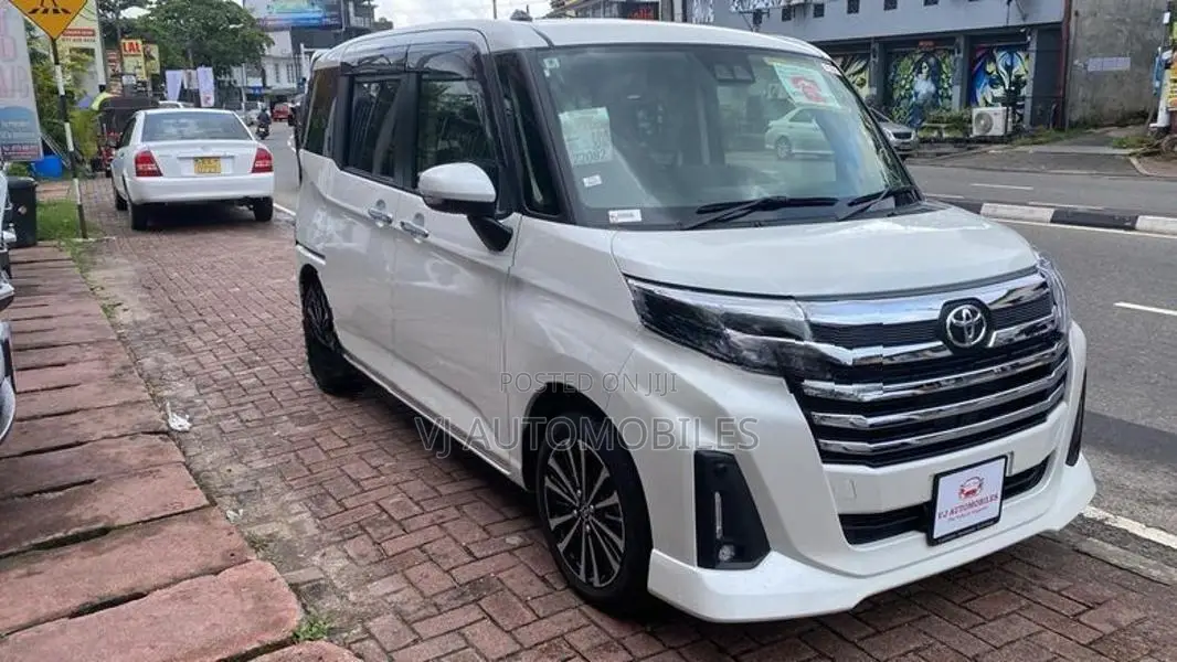 Toyota Roomy Custom G 2024