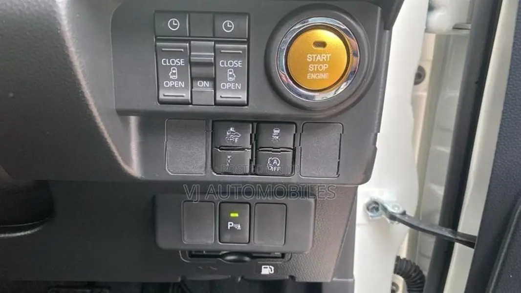 Toyota Roomy Custom G 2024