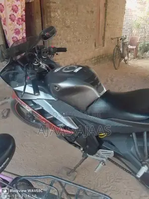 Yamaha R15 V2 2017