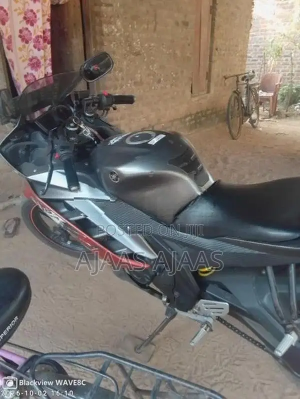 Yamaha R15 V2 2017