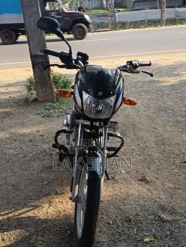 Bajaj CT100 2025