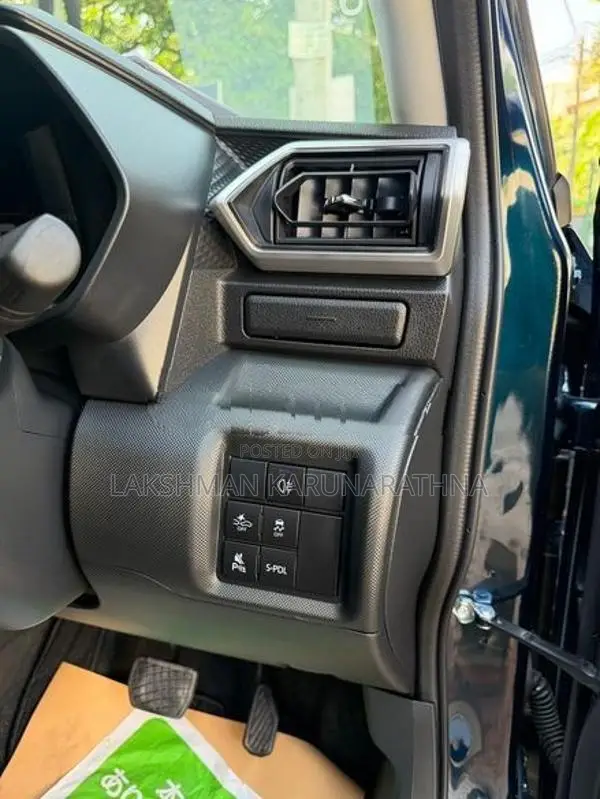 Daihatsu Rocky G Premium 2025