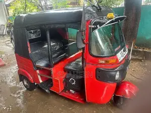 Bajaj RE 2019