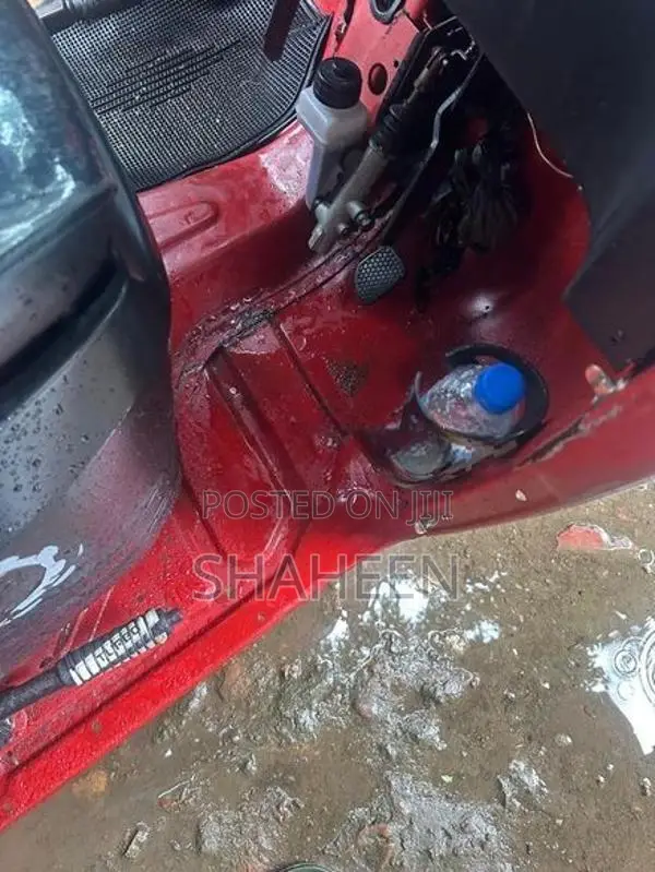 Bajaj RE 2019