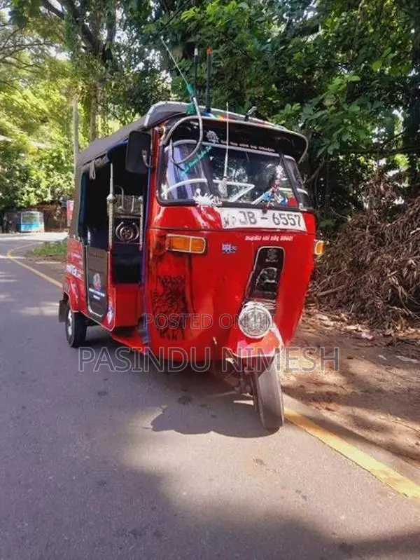 Bajaj RE 2005