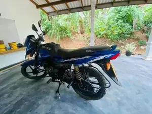Bajaj Platina 100 2015