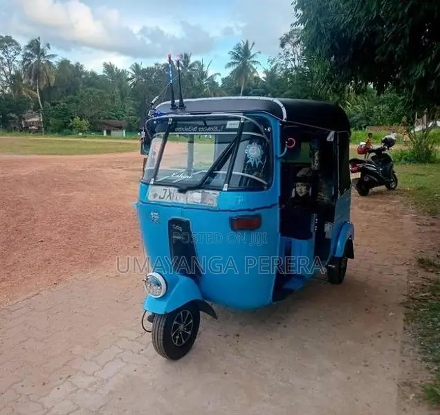 Bajaj RE 2005