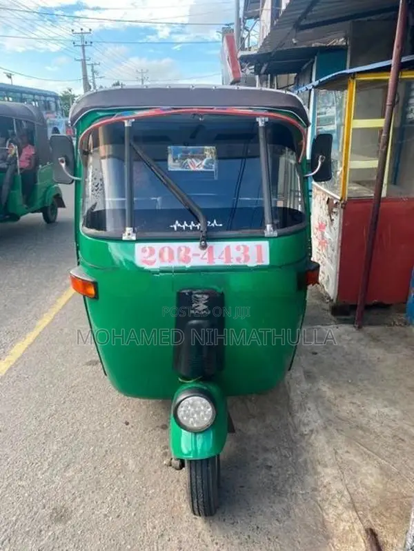Bajaj RE 2016