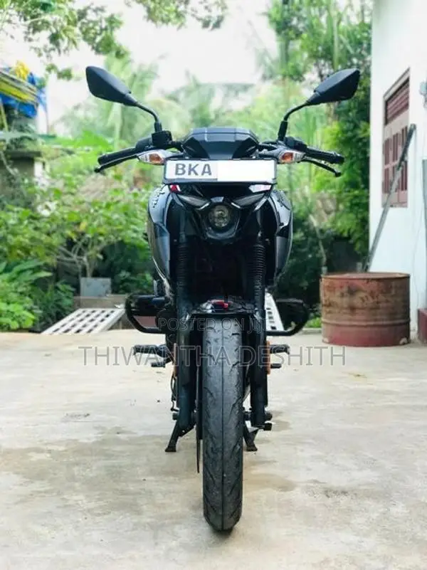 Bajaj Pulsar N160 2025