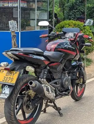 Bajaj Pulsar 180 2018