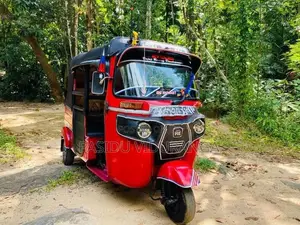 Bajaj RE 2018