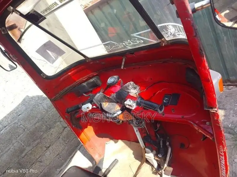 Bajaj RE 2007