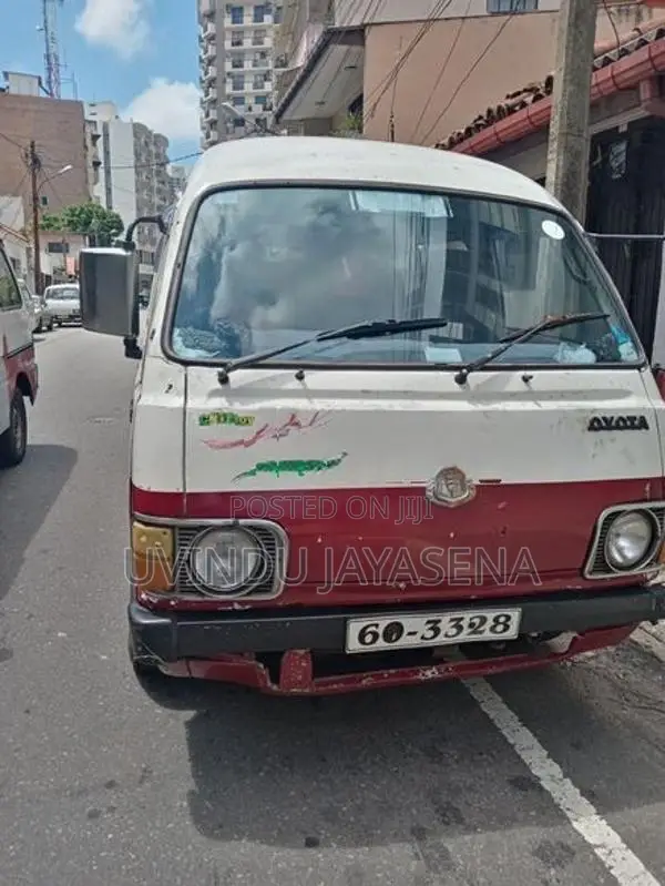 Toyota LH30 1990