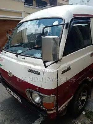 Toyota LH30 1990