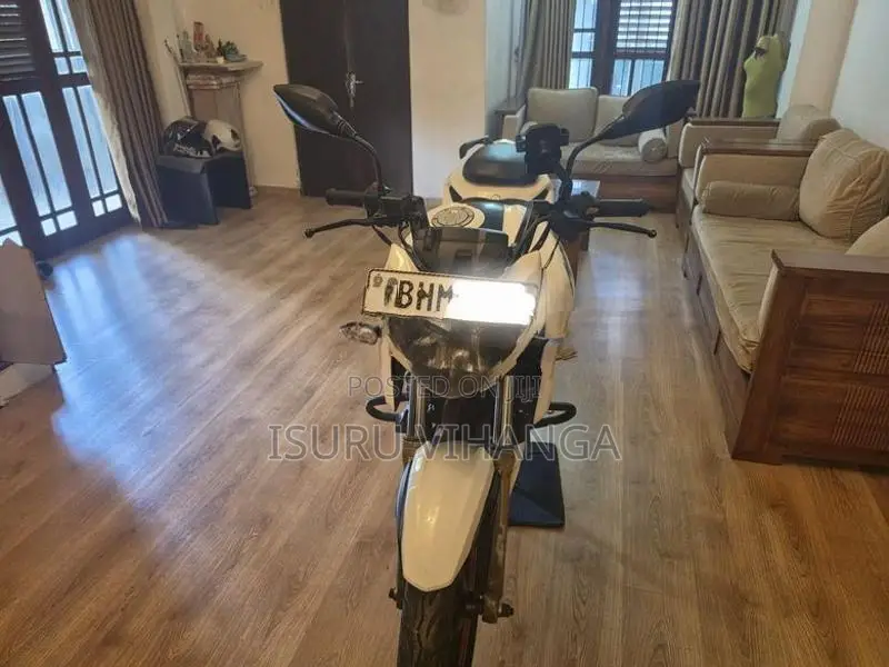 TVS Apache RTR 200 4V 2017