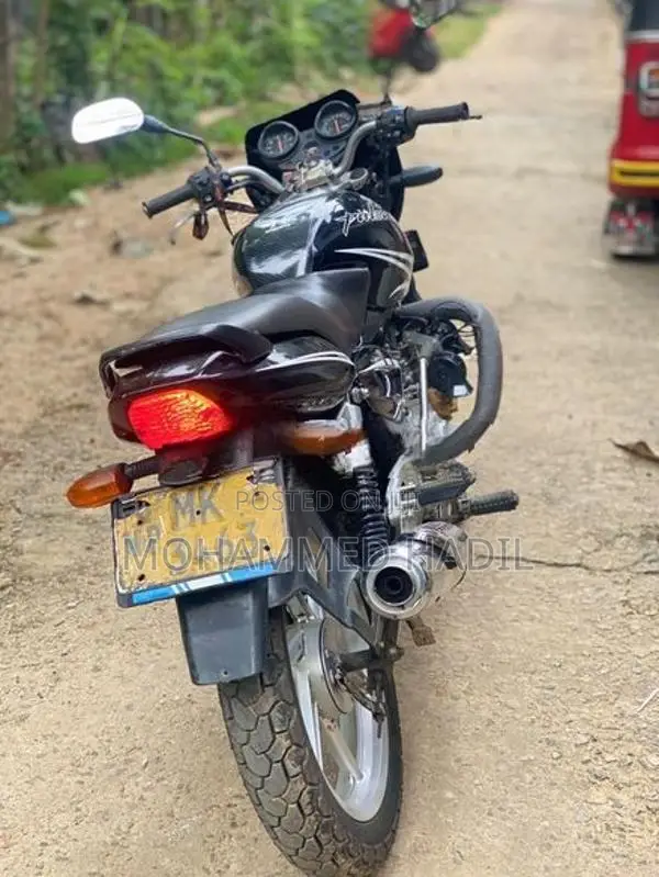 Bajaj Pulsar 150 2005