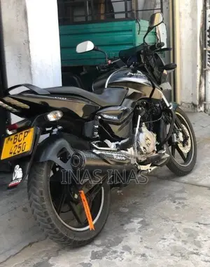 Bajaj Pulsar 150 2015