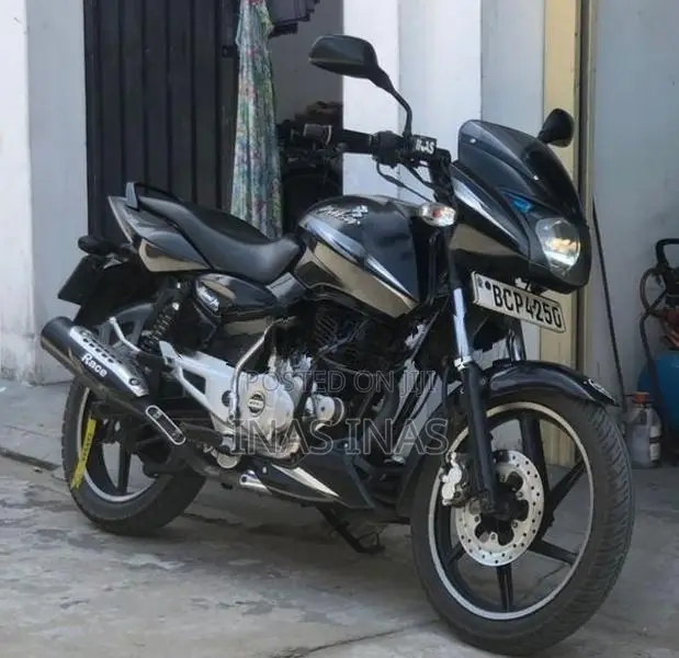 Bajaj Pulsar 150 2015