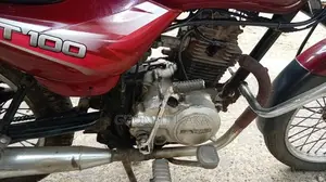 Bajaj CT100 2004