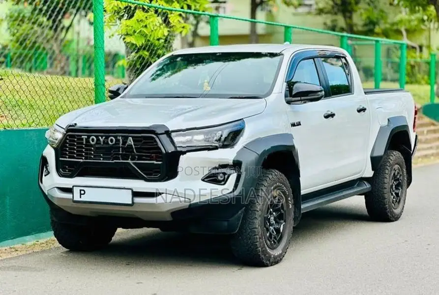 Toyota Hilux REVO GR SPORTS 2024