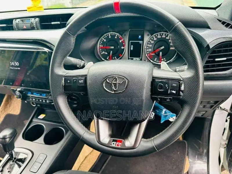 Toyota Hilux REVO GR SPORTS 2024