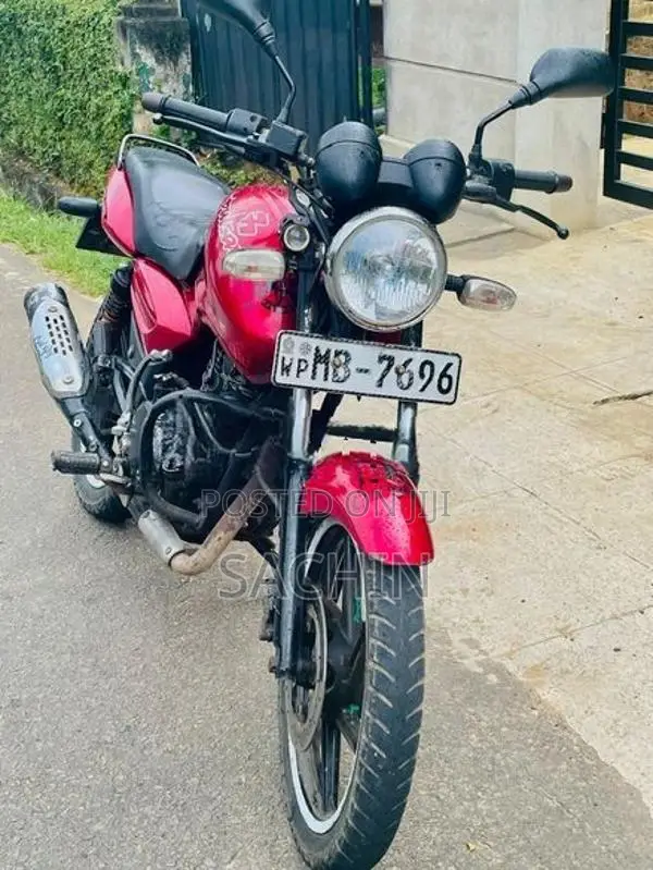 Bajaj Pulsar 150 2005