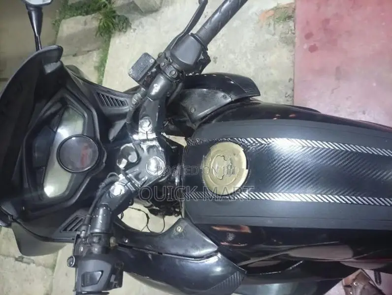 Yamaha ZMR karizma 2012
