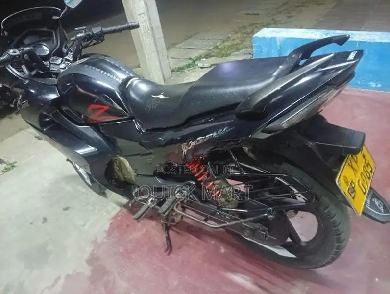 Yamaha ZMR karizma 2012