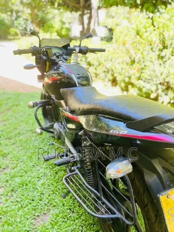 Bajaj Pulsar 150 2017