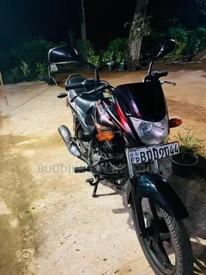 Bajaj Platina 100 2015