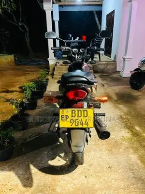 Bajaj Platina 100 2015
