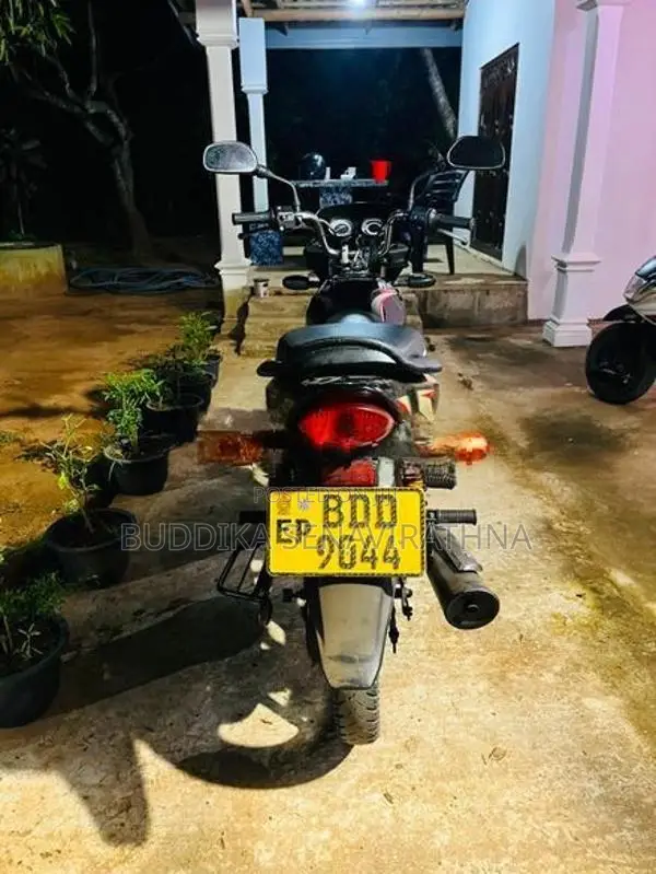 Bajaj Platina 100 2015