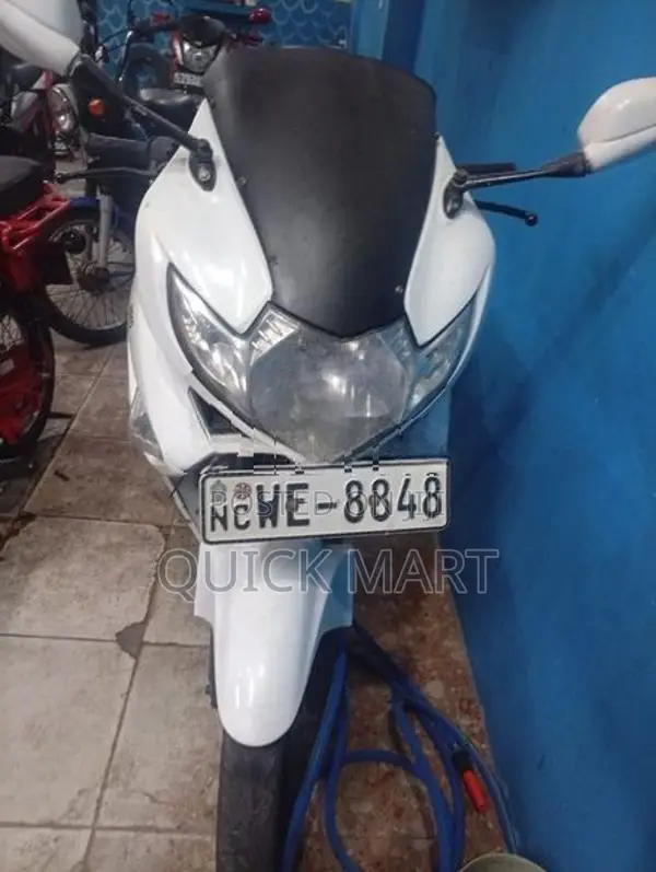 Yamaha TZR 2012