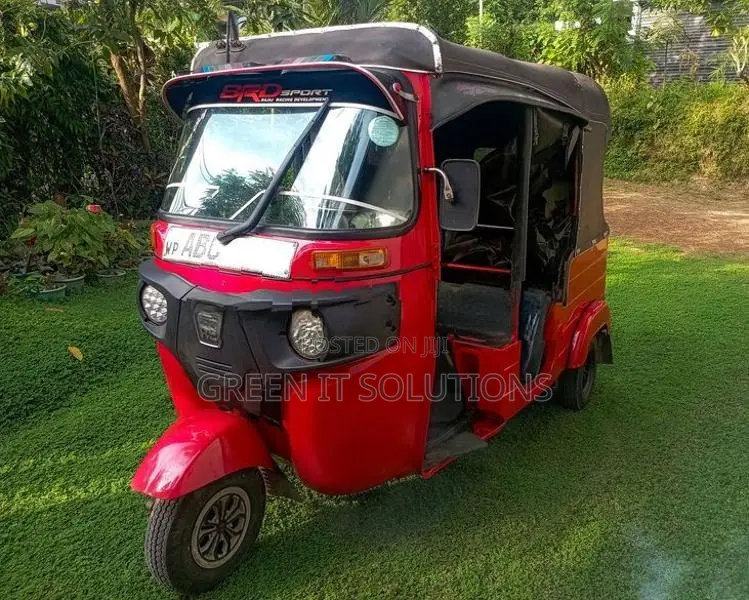 Bajaj RE 2015