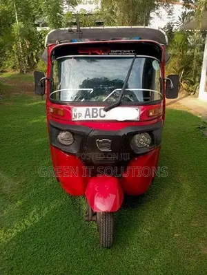 Bajaj RE 2015