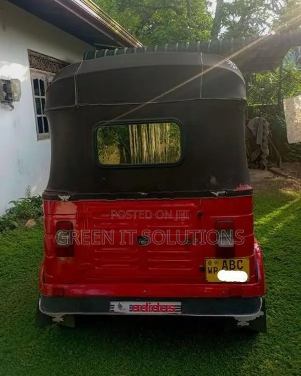 Bajaj RE 2015