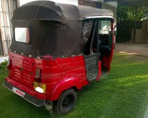 Bajaj RE 2015