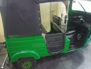 Bajaj RE 2018
